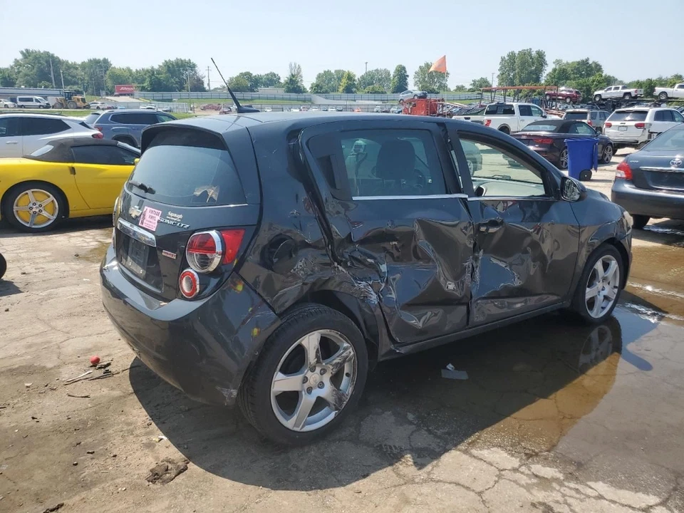 2014 Chevrolet Sonic Left Rear Door Trim Panel Tan OEM 411288 Used Foto 4 de 4