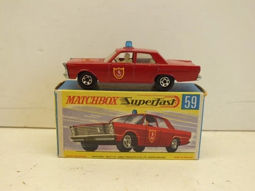 LESNEY MATCHBOX SUPERFAST NO59 FIRE CHIEFS CAR EXCELLENT BOXED (L663)