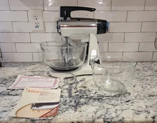 Vntg SUNBEAM VISTA MIXMASTER Stand Mixer W/2 Bowls, Beaters, Dough Hooks