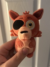 Jazwares: Five Nights At Freddy's - FNAF 4" Mini Foxy Plush Glowing Eyes 
