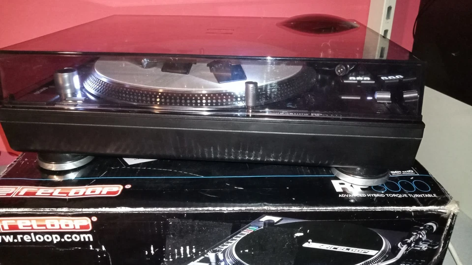 Reloop RP-8000 Plattenspieler DJ-Turntable  und Haube  - Bild 3 von 4