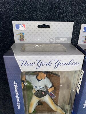 2014 McFarlane Derek Jeter Yankees 1998 & 2000 World Series Set