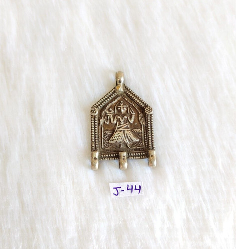 Vintage Handmade Tribal Death Goddess Kali Silver Amulet Pendant 8 Grams J44