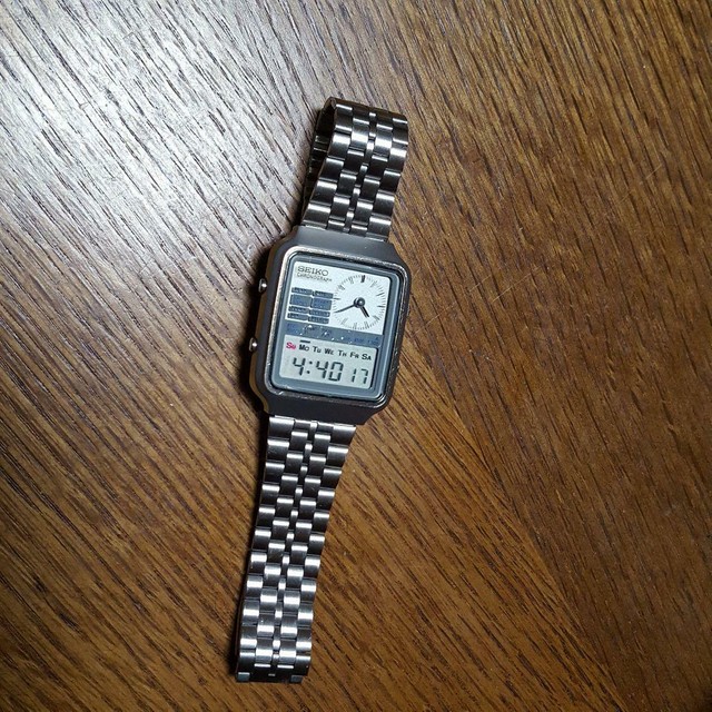 seiko digital analog watch