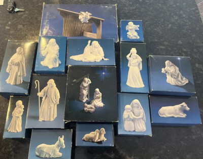 14 Pieces Voyage Avon Nativity collectibles set Flying Angel Not