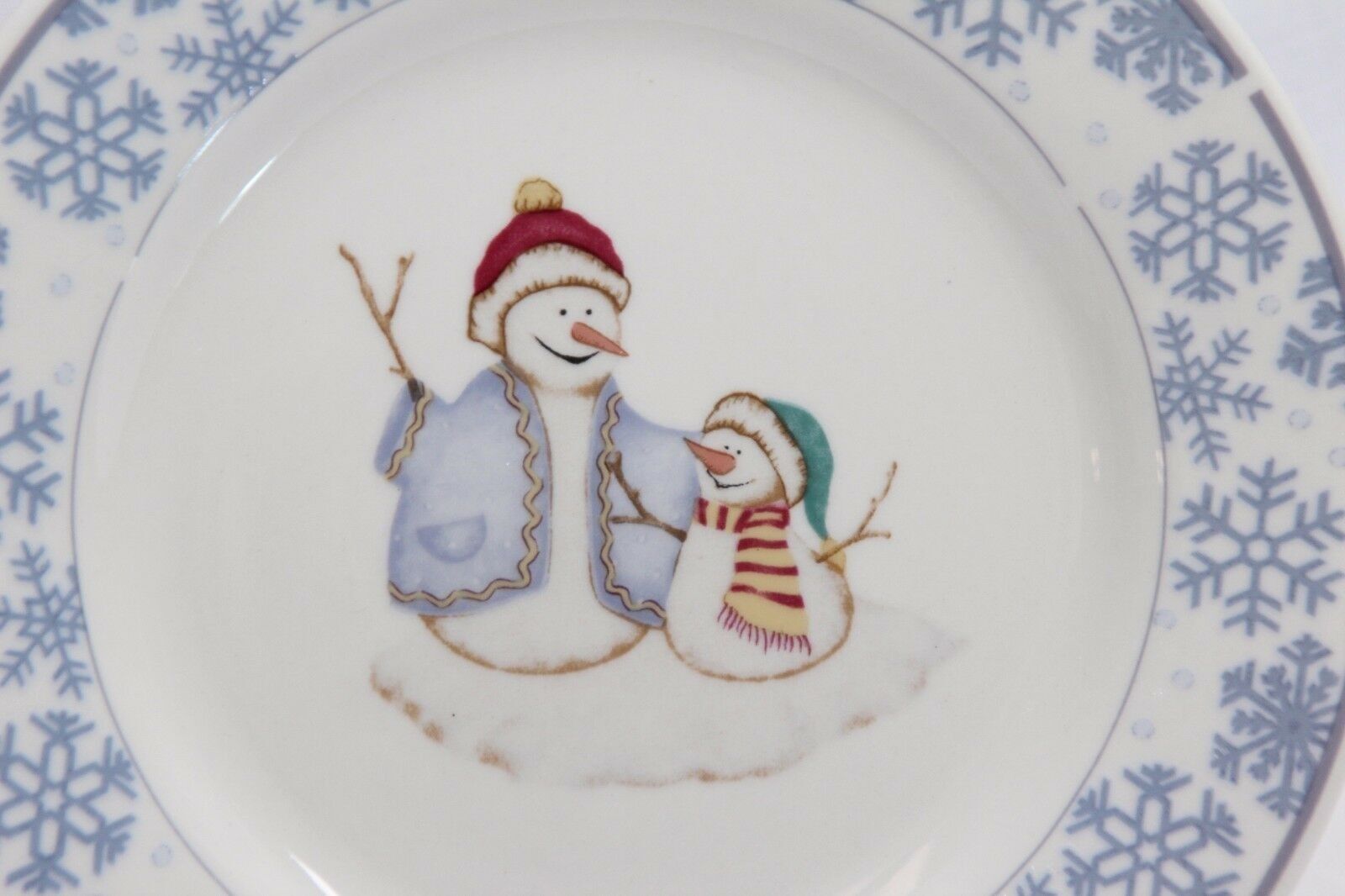 Oneida Frosty Blue Snowflake Xmas Salad Plates 7.75\