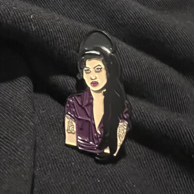 Amy Winehouse Enamel Pin - Mr. jones - Rehab - Back to black - Valerie
