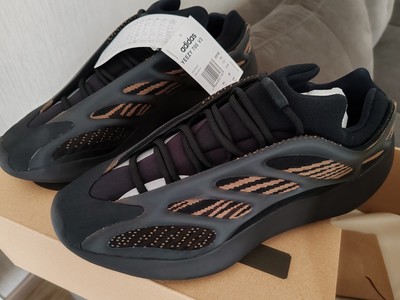 Adidas Yeezy 700 V3 Clay Brown Gr. 44
