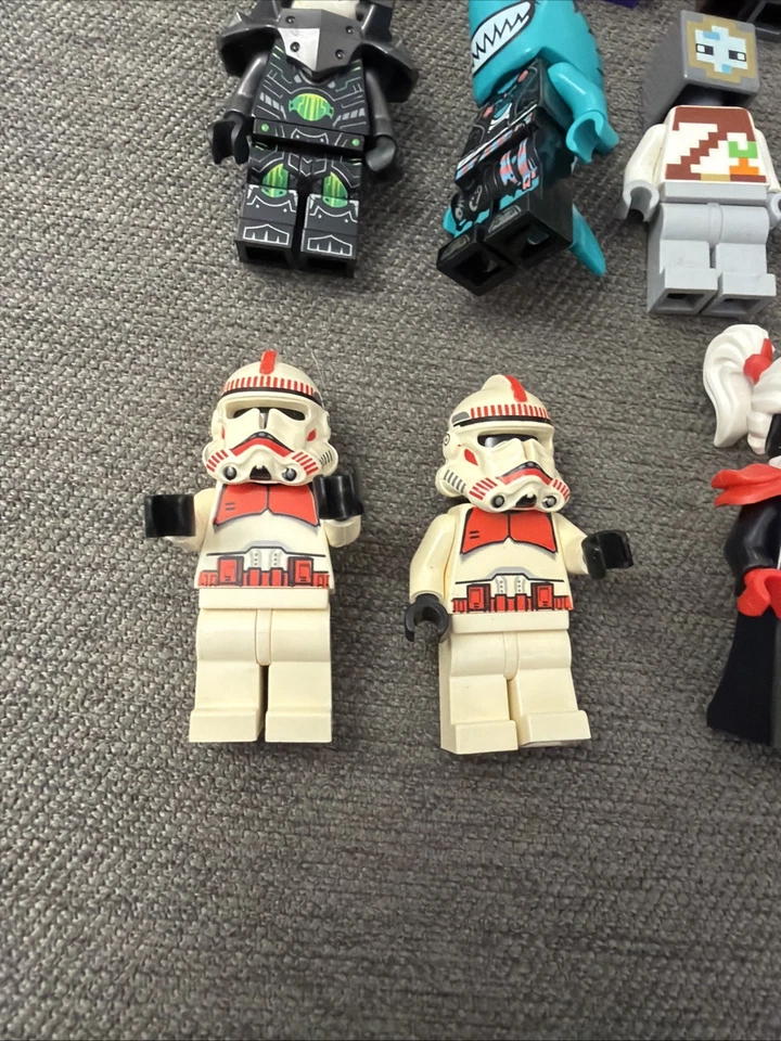 Genuine LEGO Lot Mixed Bundle Mini  Figures 78 Figures + Spare Parts - Image 2 of 4