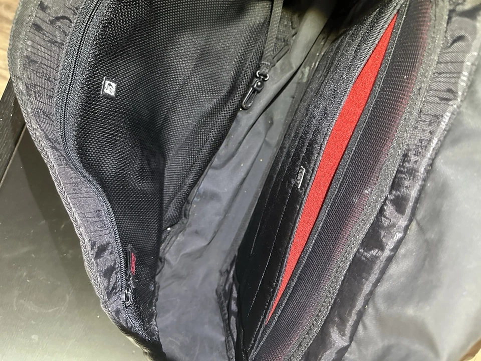 Ogio 17英寸(19*11英寸)黑色信使/单肩包笔记本电脑包 — 第 4/4 张图片