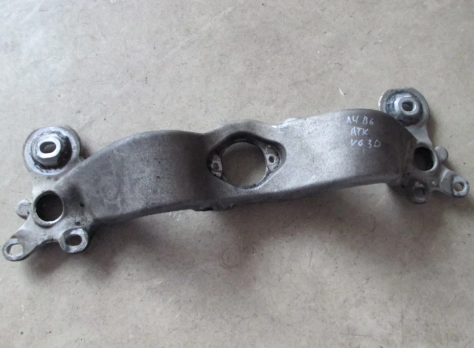 Querträger Getriebeträger AUDI A4 B6 B7 8E V6 8E0399263AC Träger Schaltgetriebe - Bild 1 von 1