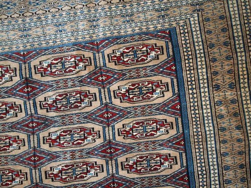 Handmade vintage Uzbek Bukhara rug 4.2' x 5.7' (129cm x 174cm) 1960s - 1C776 - Picture 3 of 9