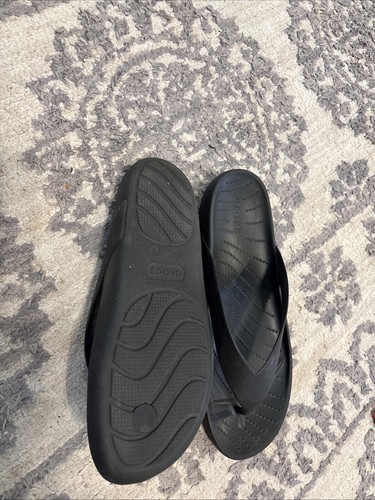 Women’s Crocs Size 9 Flip Flops Black Tote Games - Picture 3 of 6