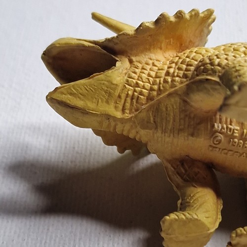 1986 Hard Rubber Dinosaur Figures x2 Triceratops & Ankylosaurus (See Pics) - Picture 10 of 17