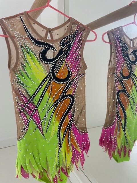 Maillot de gimnasia rítmica, talla 10-12, en excelente estado