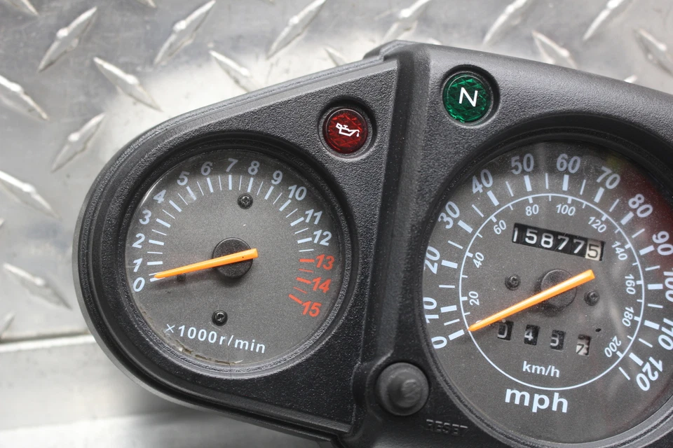 Kawasaki Ninja 250R Ex250J 2009 medidores (15.877 millas) Foto 2 de 4