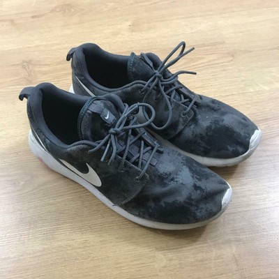 patterned roshe runs