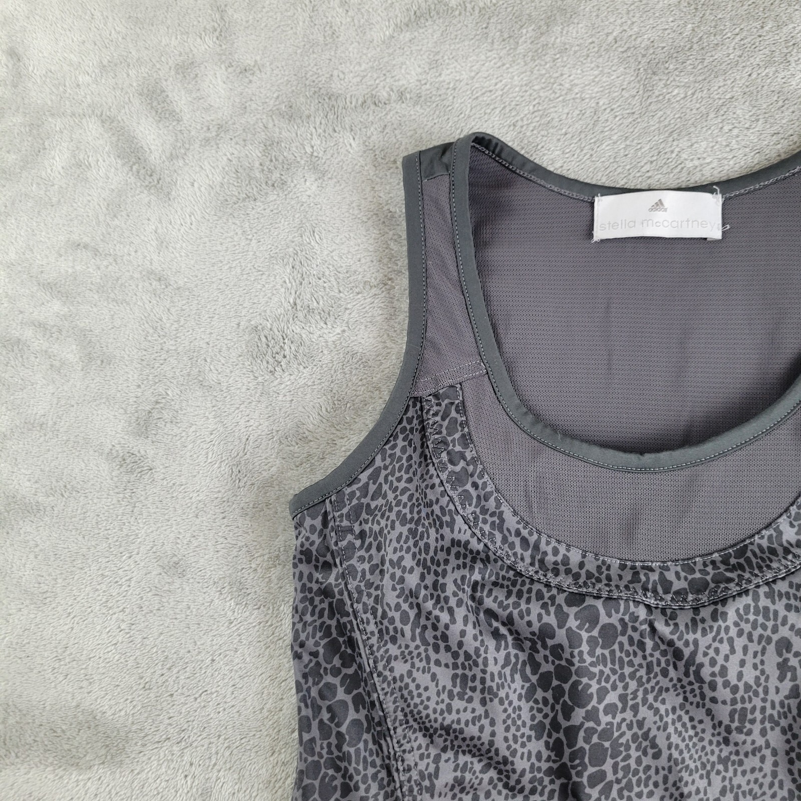 Adidas Stella McCartney Top Women Gray Black Animal Print Bult In Bra Activewear thumbnail 5