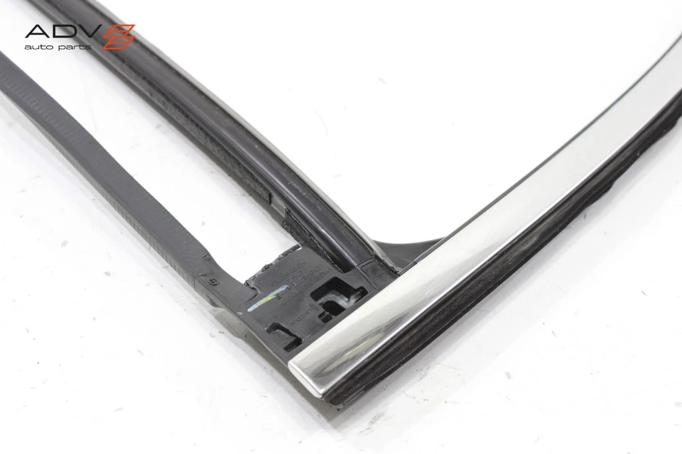 Lincoln Aviator 2020-2025 puerta delantera izquierda vidrio canal de funcionamiento sello y moldura OEM Foto 4 de 4