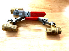 1/4" NPT Brass Ball Valve with Locking Handle