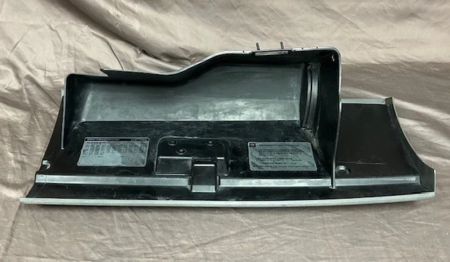 OEM, GLOVEBOX, GM, DAR GRAY, W/NOTCH, 2007-2014 CHEVY TAHOE, SILVERADO, SUBURBAN Foto 2 de 4