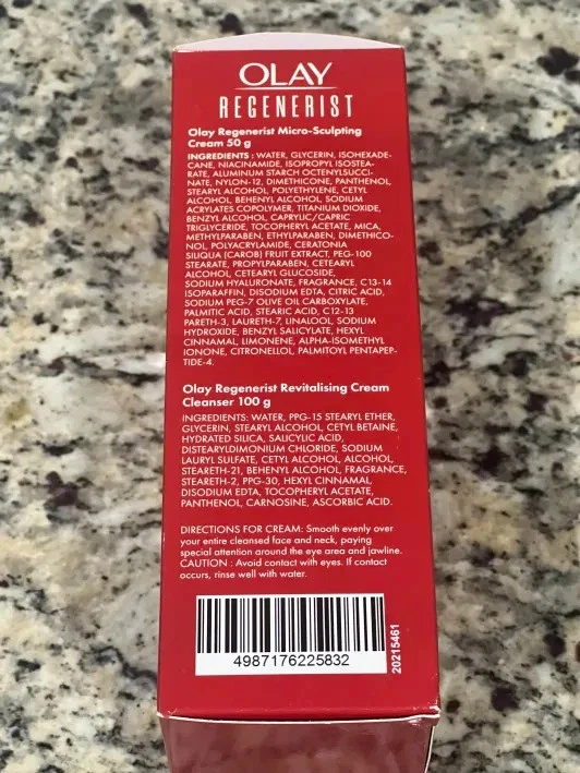 Juego Olay Regenerist / Crema Micro-Esculpidora + Crema Limpiador Revitalizante Foto 3 de 4