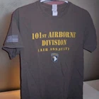 US ARMY 101ST AIRBORNE DIVISION AIR ASSAULT TSHIRT MENS MEDIUM IN OK CONDITION