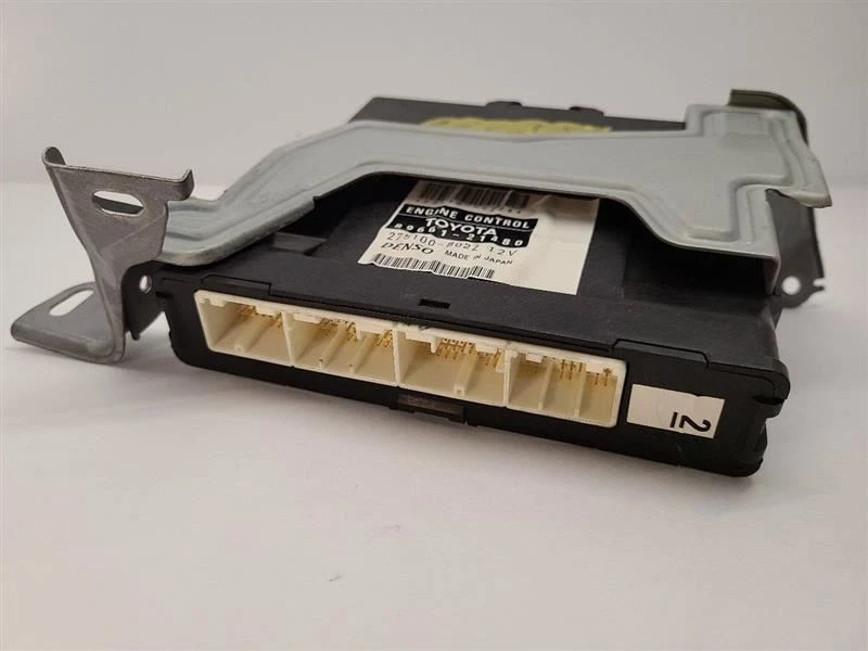 Módulo de control electrónico ECM motor SCION TC 2006-2007 8966121480  Foto 2 de 4