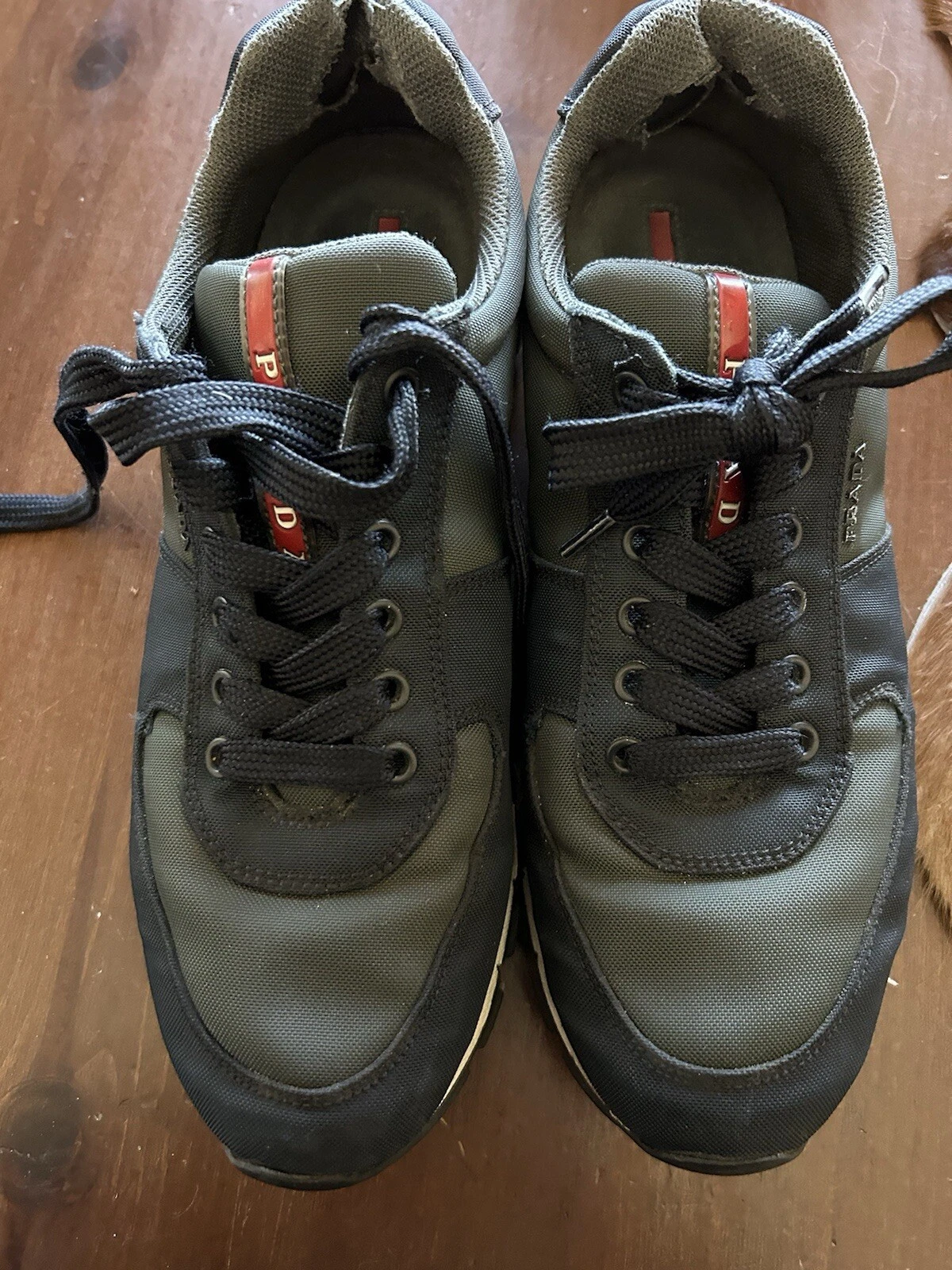 Scarpe da donna sneakers stringate Entrupy autenticate COA Prada blu verde taglia 7