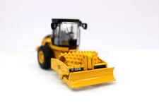 1/64 C-COOL Padfoot Drum Vibratory Soil Compactor Road Roller Truck Model Toys