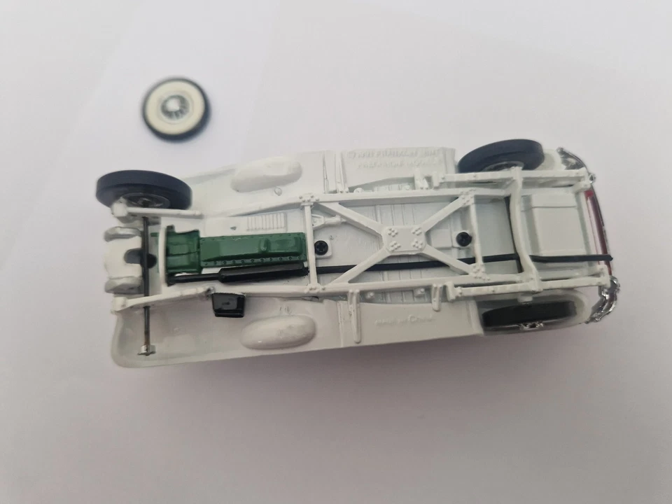 1/43 SCALE FRANKLIN MINT CLASSIC 1931 CORD ROADSTER DIECAST CAR - Image 4 of 4