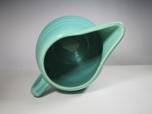Vintage Bauer Pottery Green Ribbed Ringware Small Creamer Pitcher 3.5 " - Picture 7 of 8