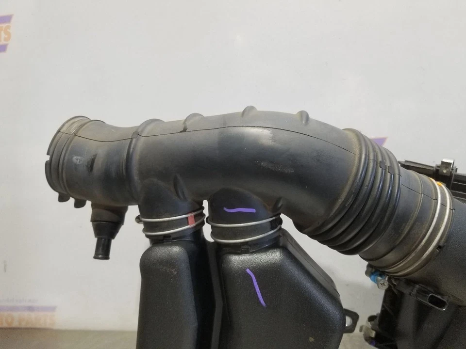 14 2014 TOYOTA 4 RUNNER SR5 4.0L ENGINE AIR CLEANER INTAKE - Image 3 of 4