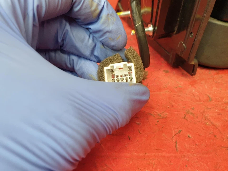 ESPEJO RETROVISOR PUERTA MITSUBISHI L200 LADO CONDUCTOR OFFSIDE ALA DERECHA 2014 Foto 2 de 4