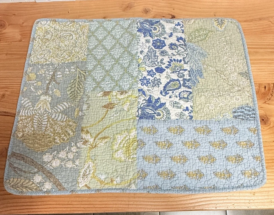 Reversible Floral Patchwork Quilt Bedspread With 2 Matching Shams 83x84 Coastal - Image 4 of 4