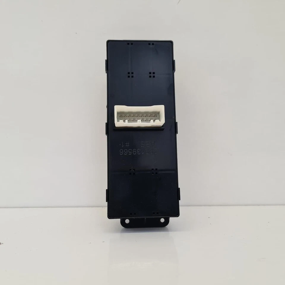 ПЕРЕДНИЙ ПРАВЫЙ ЭЛЕКТРИЧЕСКИЙ ВЫКЛЮЧАТЕЛЬ СТЕКЛОПОДЪЕМНИКА SSANGYONG TIVOLI MK1 В СБОРЕ 8581235000 - Изображение 2 из 4