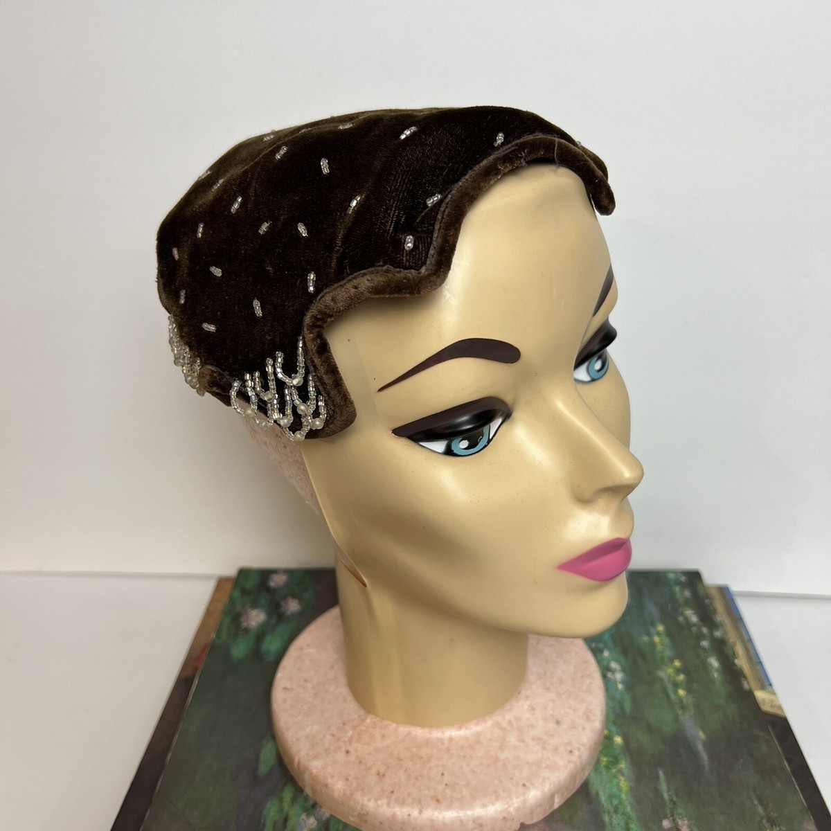 Vintage 1950\'s Brown Velvet Fascinator Hat 1950s Brown Velvet Feather Bow Lemington Fascinator Hat Cap  main image 3