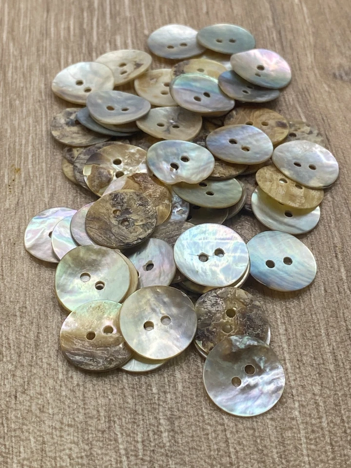 15mm Natural Mother Of Pearl Buttons 2 Hole Round Knitting Cardigans Sewing - Image 4 of 4