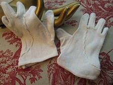 DARLING TODDLER SMALL CHILD SIZE OFF-WHITE GLOVES Raised Swirl EMBROIDERY Xmas
