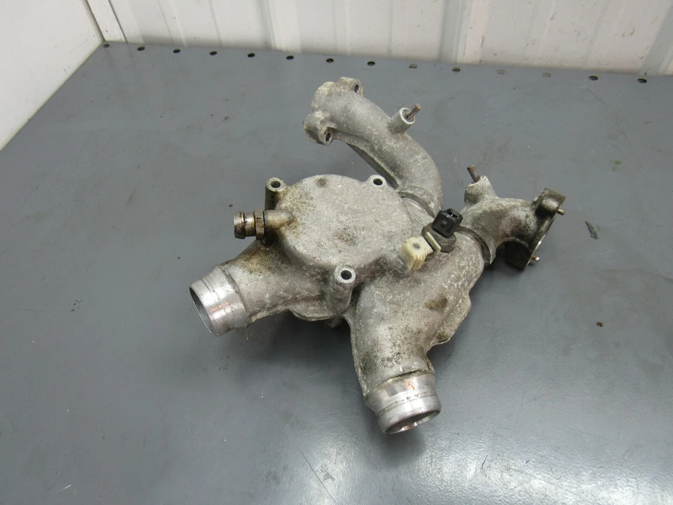 Carcasa termostato bmw m3 e90 e92 e93 2008-2013 oem Foto 3 de 4