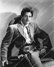 crp-4937 1940's suave and handsome cowboy Gilbert Roland as the Cisco Kid crp-49