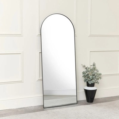 Großer schwarzer gewölbter schlanker Spiegel 150 cm x 60 cm Bogen Art Deco Glam Dekor