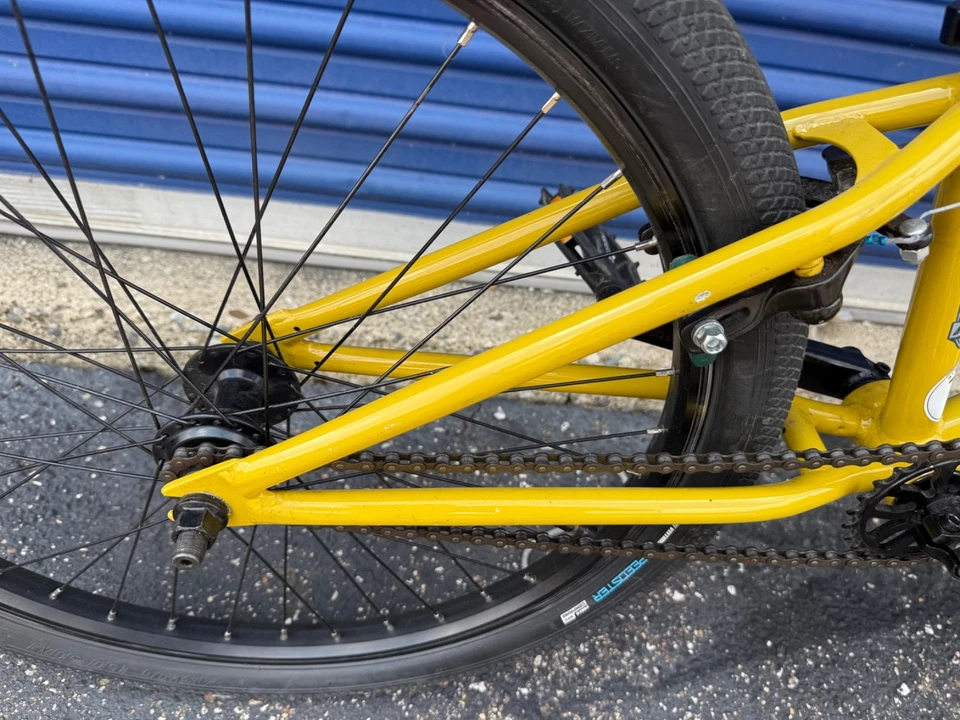 Bicicleta BMX Redline Asset 24". amarillo. Bicicleta BMX Cruiser Foto 3 de 4