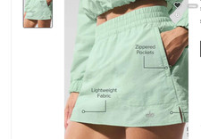 alo yoga ALUMNI TENNIS SKIRT in Spearmint, Small, worn once Excellent Cond.