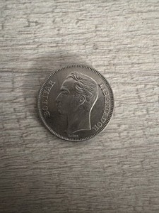 1935 Venezuela 5 Bolívares Silver Coin In Excellent Condition.