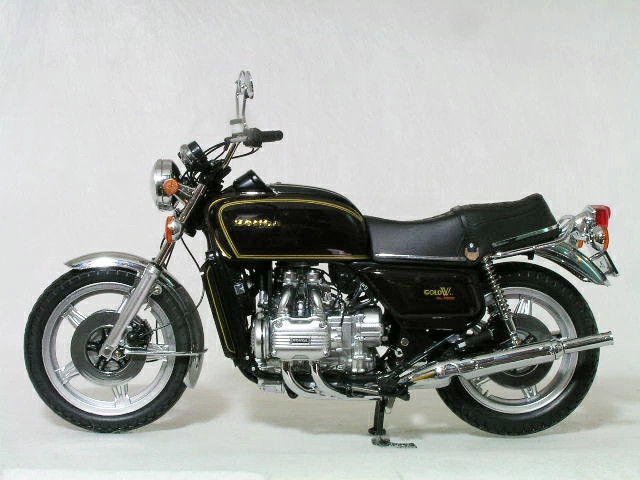 Minichamps 1/12 scale Honda Gold Wing GL1000 (K3) 1978 Candy