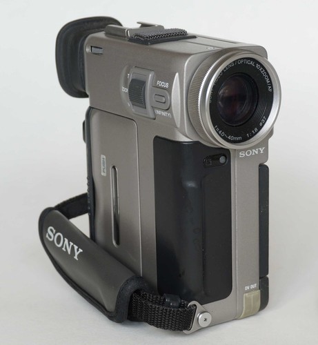Sony Digital Video Camera Recorder DCR-PC7E Mini DV, OVP - Bild 5 von 13