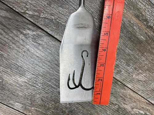 Teton Grill SEÑUELO DE PESCA herramienta de parrilla barbacoa espátula pescado usado - Imagen 9 de 12