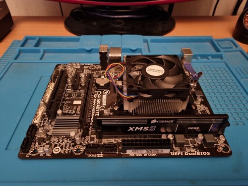Gigabyte FM2 GA-F2A55M-DS2 + AMD A4-5300 + CPU Cooler + Corsair XMS3 4GB DDR3 - Picture 2 of 9