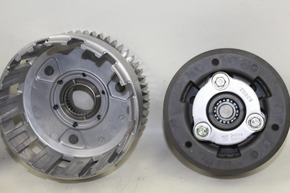  Ducati Monster 1200R Panigale OEM Clutch Basket Housing Plates Discs Hub NICE! - Image 4 of 4